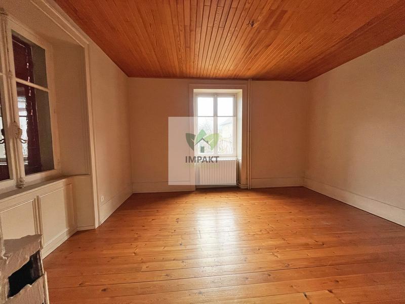 Maison - 220 m² - 12 pièces