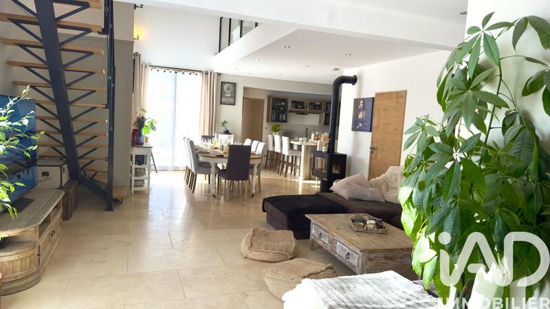 Maison - 190 m² - 5 pièces