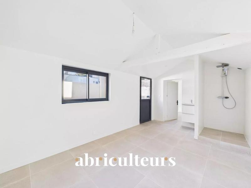 Maison - 25 m² - 5 pièces