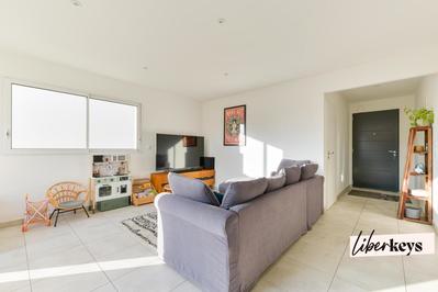 Maison - 87 m² - 5 pièces