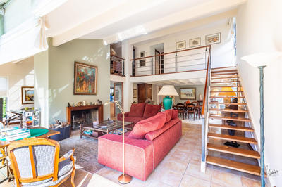 Maison - 258 m² - 10 pièces