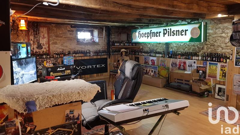 Maison - 230 m² - 8 pièces