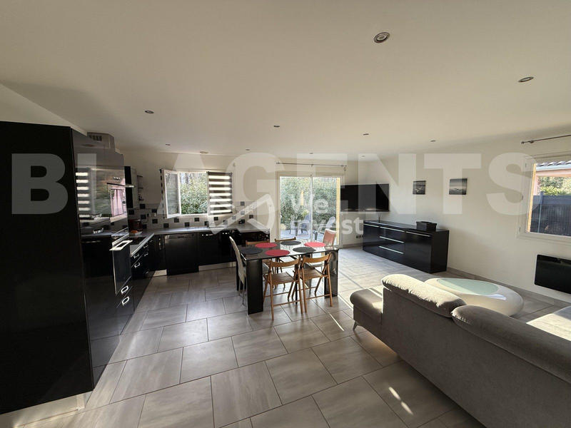 Maison - 101 m² - 6 pièces