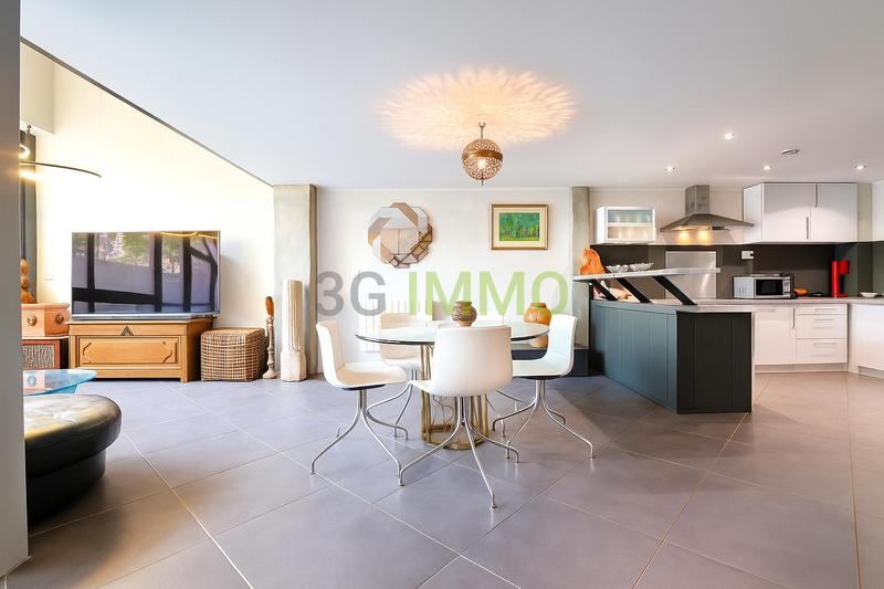 Appartement - 92 m² - 4 pièces