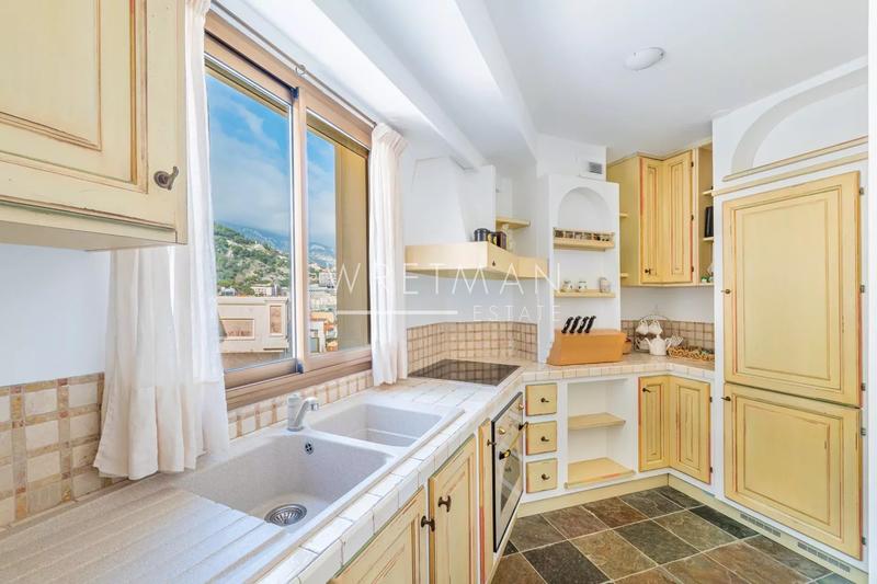 Appartement - 144 m² - 6 pièces