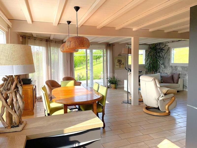 Maison - 145 m² - 6 pièces