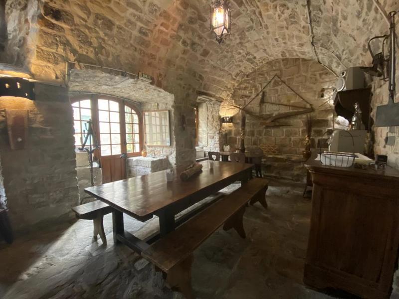 Maison de ville - 301 m² - 11 pièces