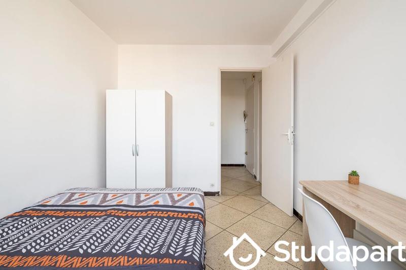 Chambre - 11 m² - 1 pièce