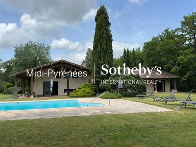 Maison d'architecte - 273 m² - 10 pièces