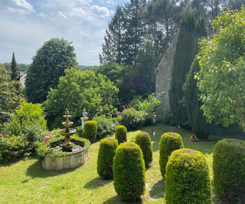 Propriété - 240 m² - 11 pièces