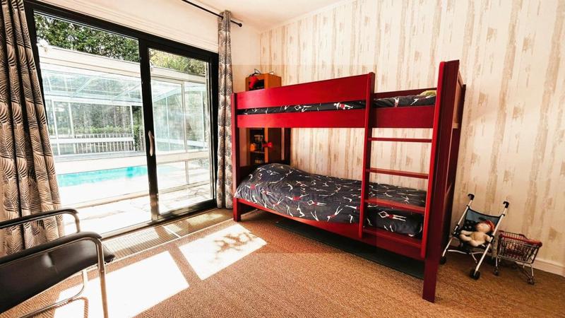 Propriété - 227 m² - 8 pièces