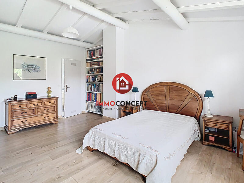 Maison traditionnelle - 157 m² - 8 pièces