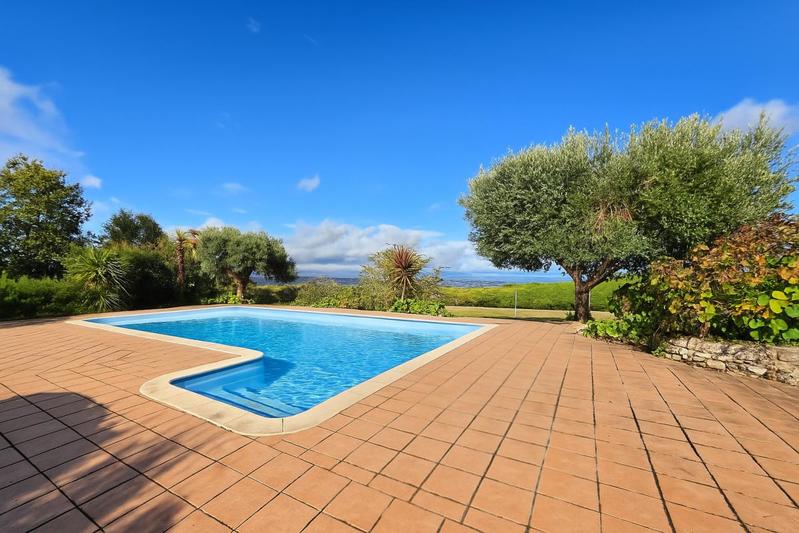 Maison - 186 m² - 7 pièces