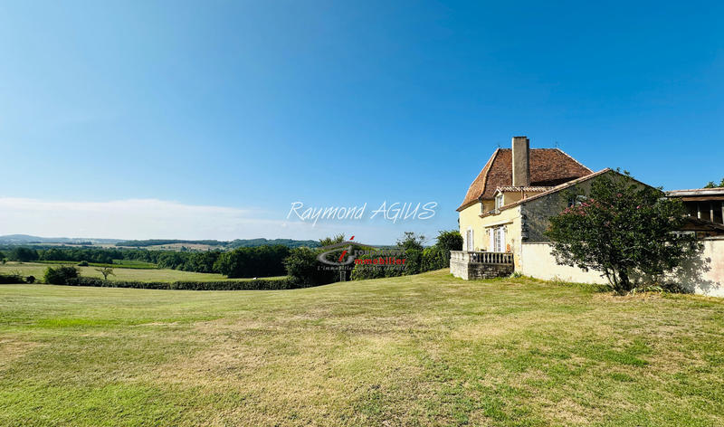 Maison - 390 m² - 14 pièces