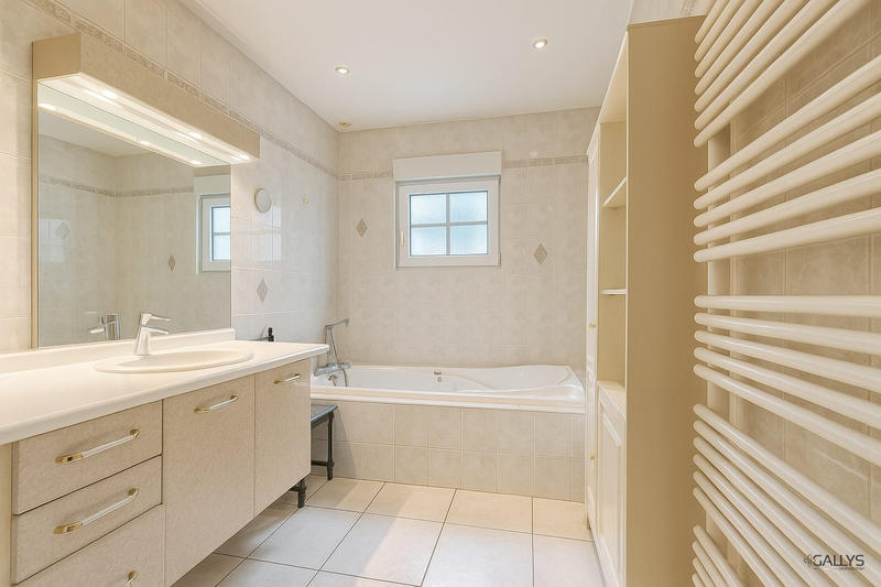 Maison - 87 m² - 4 pièces