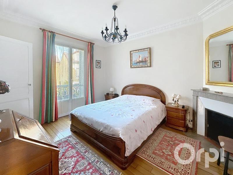 Maison - 217 m² - 7 pièces