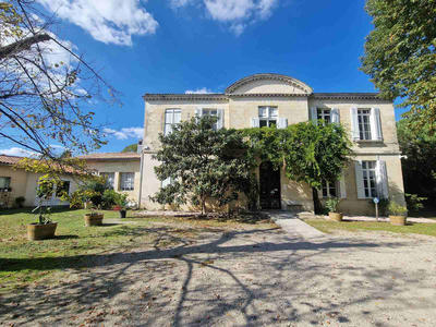 Maison - 354 m² - 10 pièces