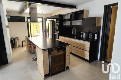 Maison - 250 m² - 8 pièces