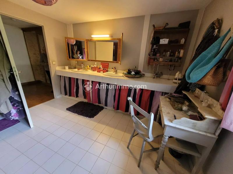 Maison - 215 m² - 7 pièces