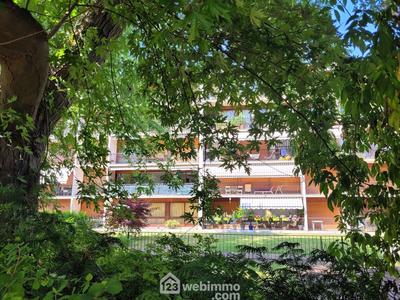 Appartement - 90 m² - 4 pièces