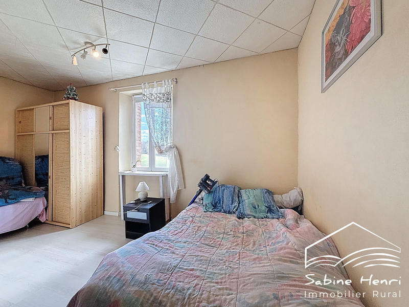 Maison - 235 m² - 10 pièces