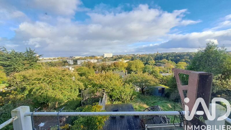 Maison de ville - 211 m² - 9 pièces