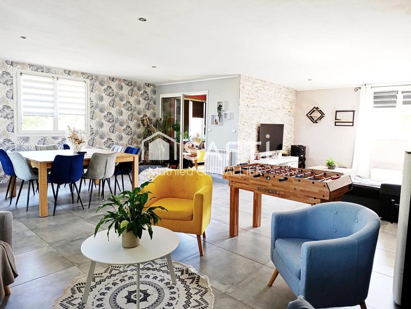 Maison - 168 m² - 8 pièces