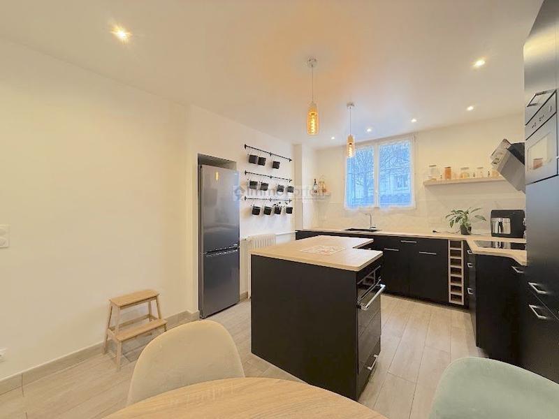 Appartement - 75 m² - 3 pièces