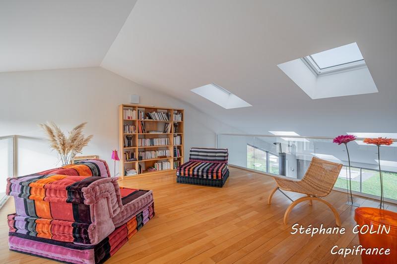 Maison - 239 m² - 7 pièces