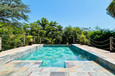 Villa - 215 m² - 10 pièces