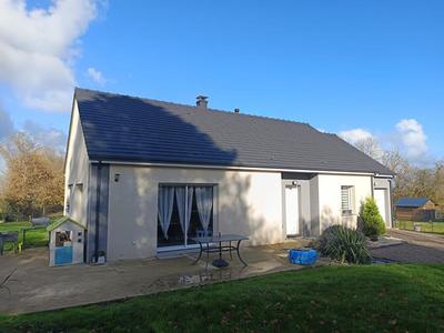 Maison - 93 m² - 5 pièces