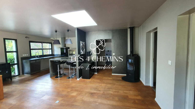 Maison - 104 m² - 4 pièces