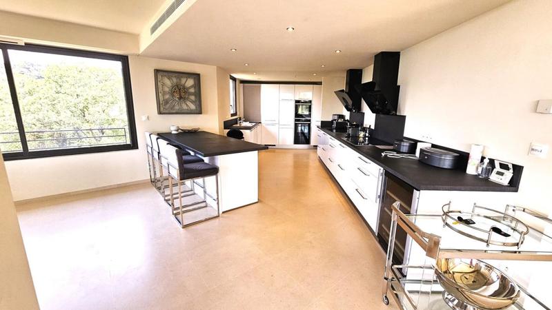 Demeure - 608 m² - 8 pièces