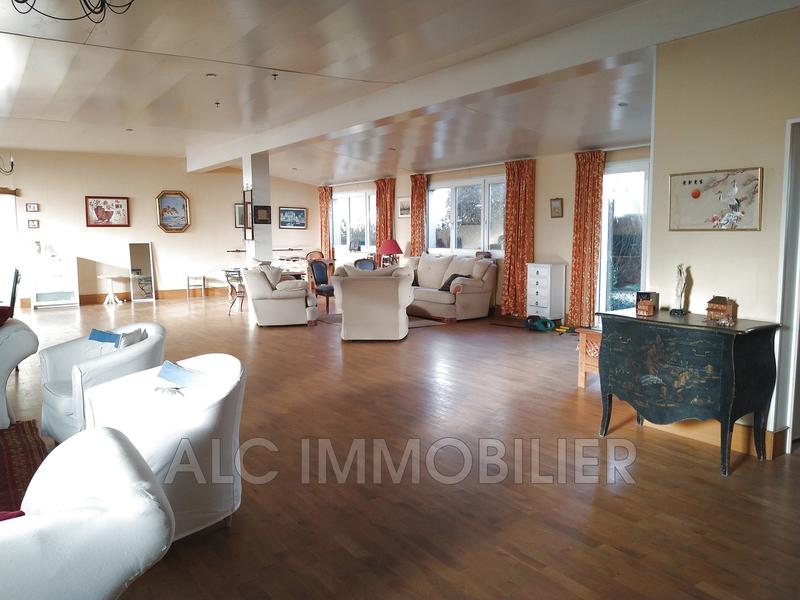 Propriété - 174 m² - 7 pièces