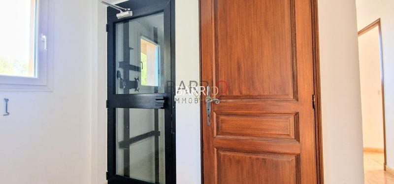 Villa - 237 m² - 10 pièces