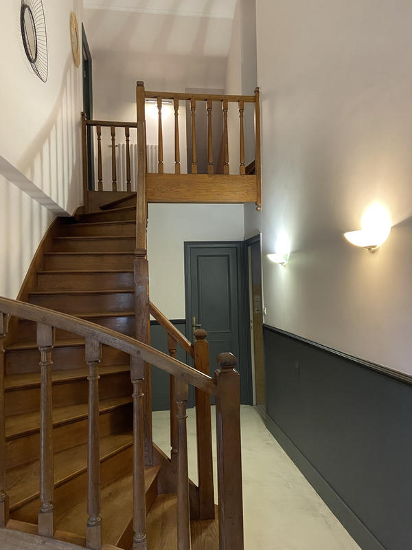 Maison - 201 m² - 8 pièces