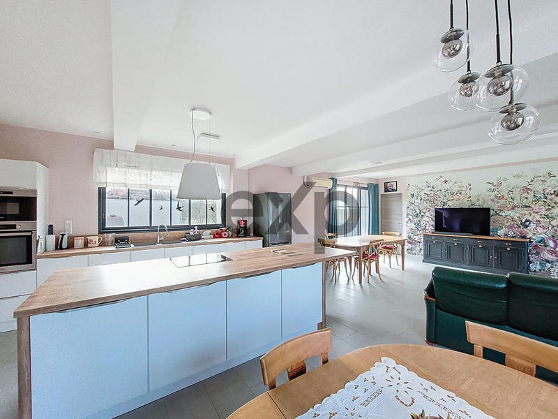 Maison - 102 m² - 4 pièces