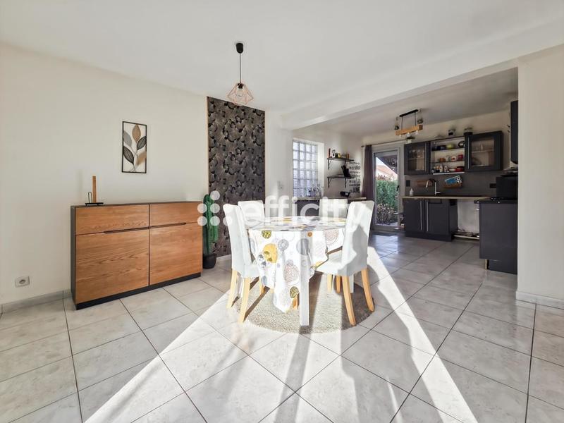 Maison - 104 m² - 5 pièces