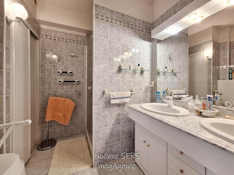 Maison - 295 m² - 15 pièces