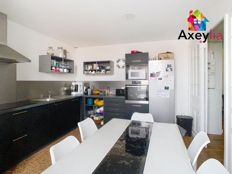 Appartement - 165 m² - 6 pièces