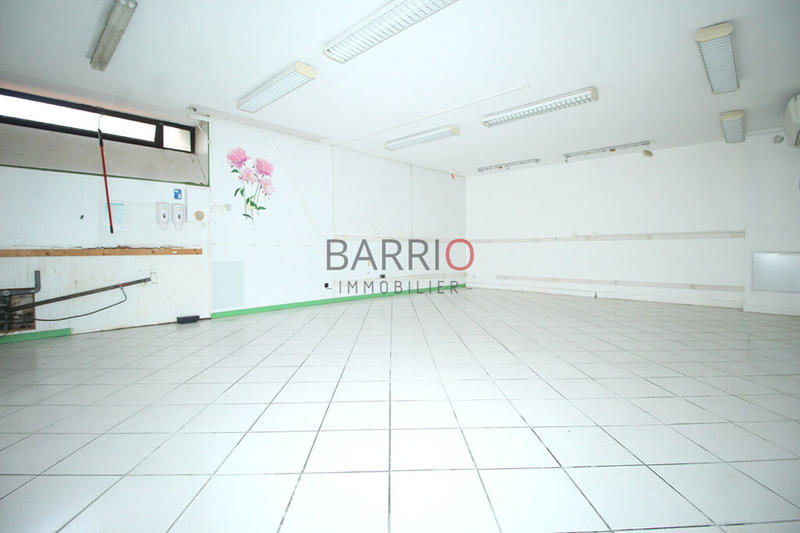 Local commercial - 214 m² - 1 pièce