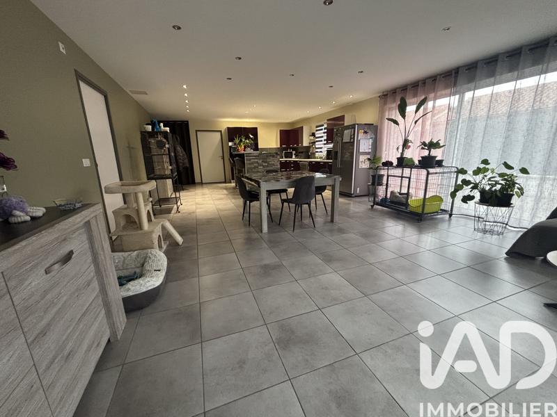 Maison - 220 m² - 8 pièces