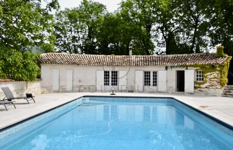 Villa - 240 m² - 6 pièces