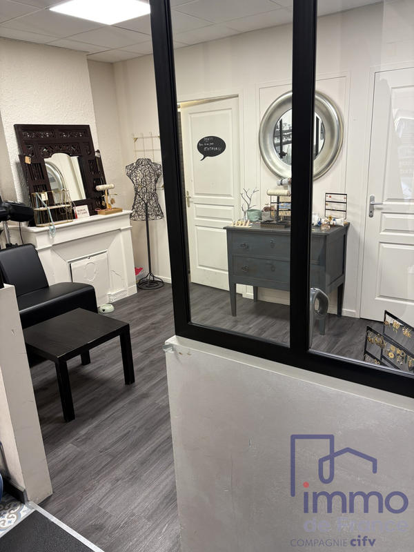 Local commercial - 105 m² - 6 pièces