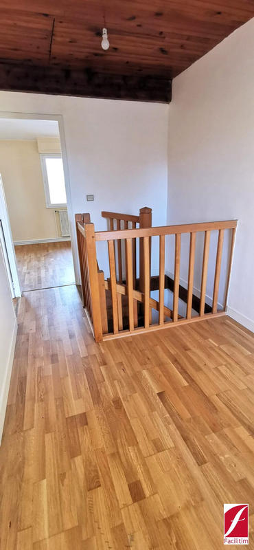 Maison traditionnelle - 76 m² - 5 pièces