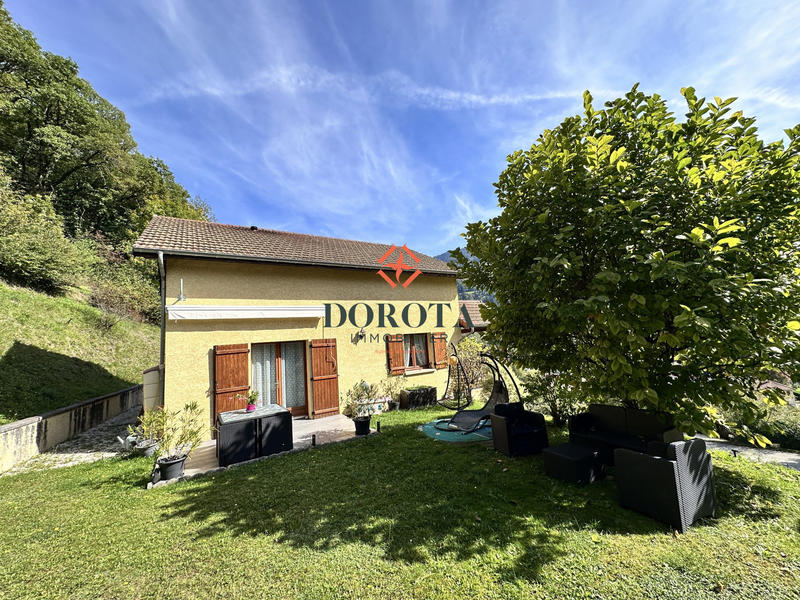 Maison traditionnelle - 117 m² - 5 pièces