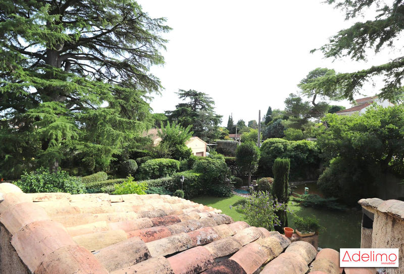 Maison - 240 m² - 7 pièces