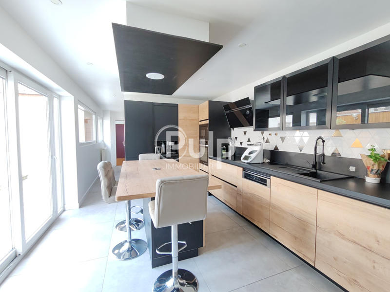 Appartement - 225 m² - 5 pièces