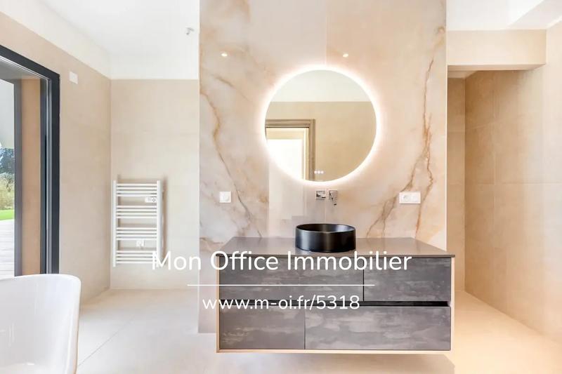 Maison - 291 m² - 8 pièces