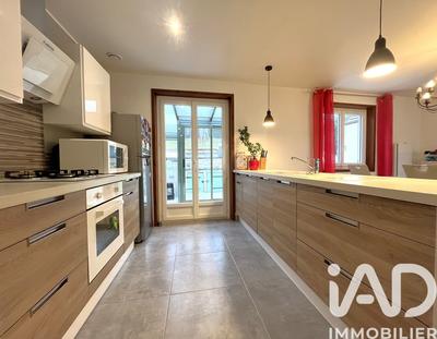 Maison - 96 m² - 5 pièces